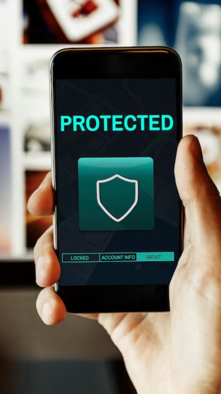 View of Proven Ways to Stop Your Smartphone from Getting Hacked and Keep Your ...