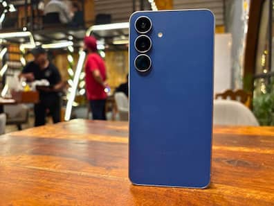 Samsung Galaxy S25 FE Review: Slimmer Design, Reliable Cameras, And AI Smarts