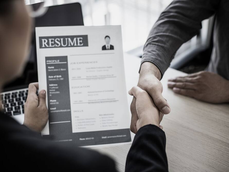 How ChatGPT Can Help You Build A Professional Resume In Minutes