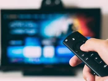 Smart TV का सॉफ्टवेयर कर रहे हैं अपडेट? जानिए फायदे और नुकसान