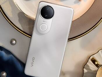 AMOLED डिस्प्ले और 5600mAh बैटरी वाला Vivo V50e 2900 रुपये हुआ सस्ता, जल्दी लपकें सुनहरी डील