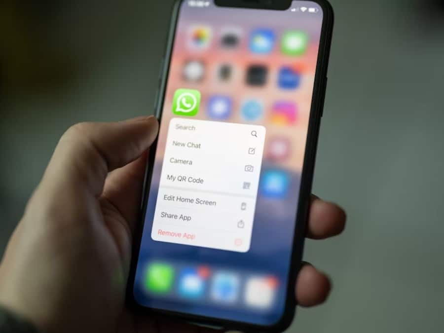 WhatsApp For iPhone Tests iOS 26 Liquid Glass Design For Buttons, Menus, And Backgrounds WhatsApp