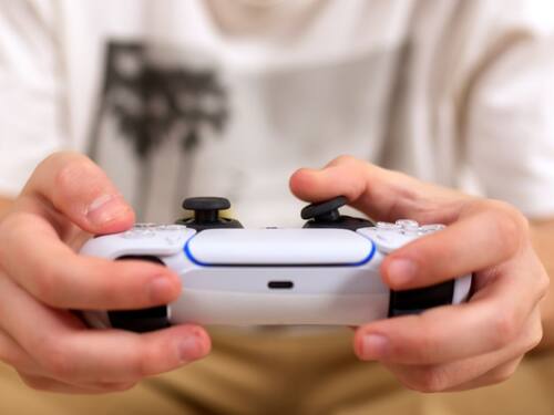 How to Connect Your PS5 DualSense Controller to Multiple Devices at the Same Time: Step-by-Step Guide to Switch Seamlessly Between PS5, PC, Mac, and Mobile