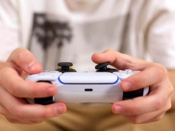 PS5 DualSense Multi-Device Feature Guide: Switch Between PS5, PC, Mac, and Mobile Easily