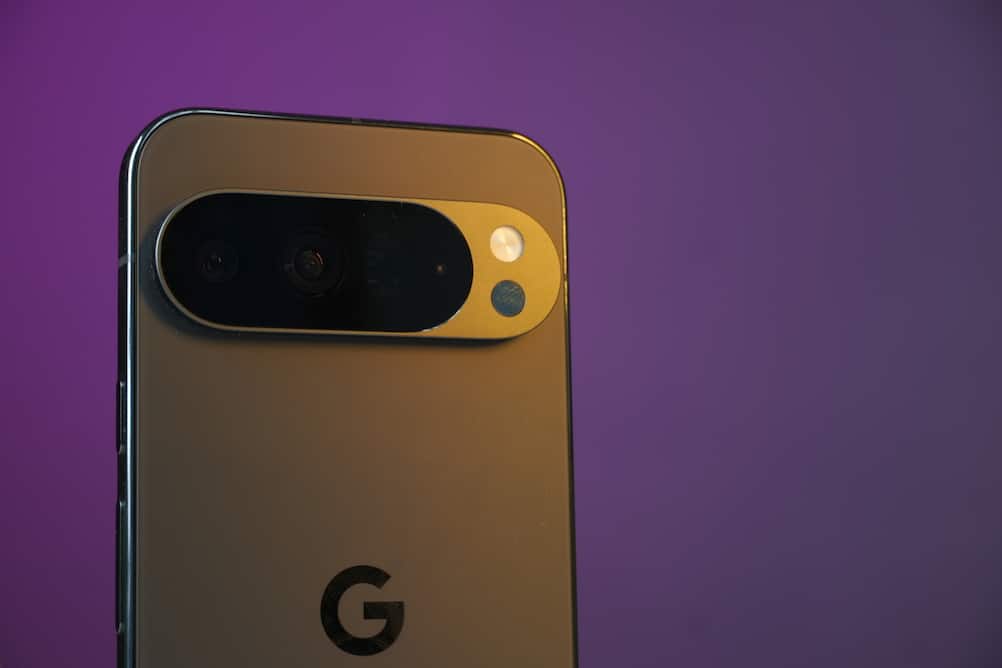 Google Pixel 10 Pro XL REVIEW : Brilliant Where It Matters, Flawed Where It Shouldn't Be