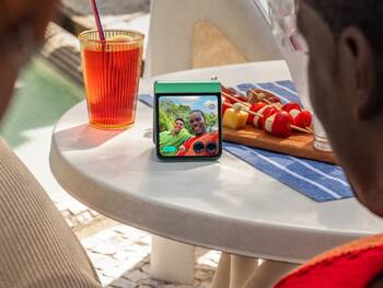 Motorola नए साल में ला रहा अपना पहला फोल्डेबल फोन! Samsung और Vivo को मिलेगी टक्कर