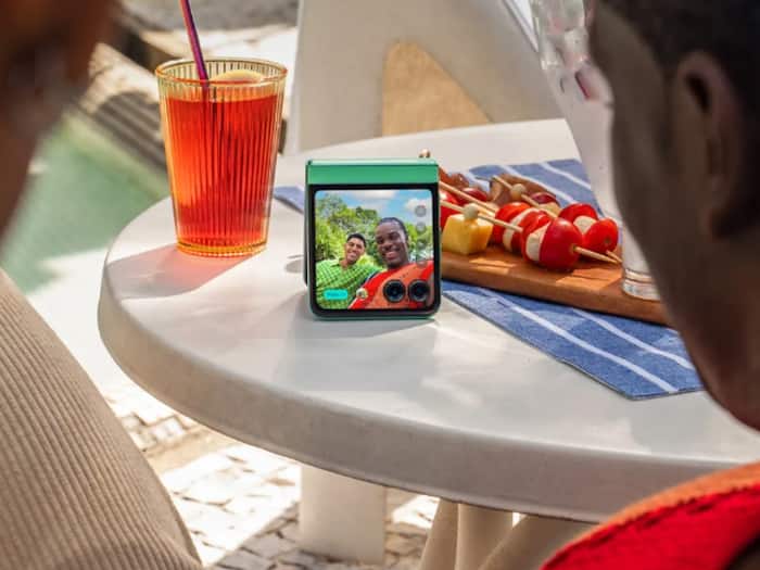 Motorola-Razr-60-4-2-1