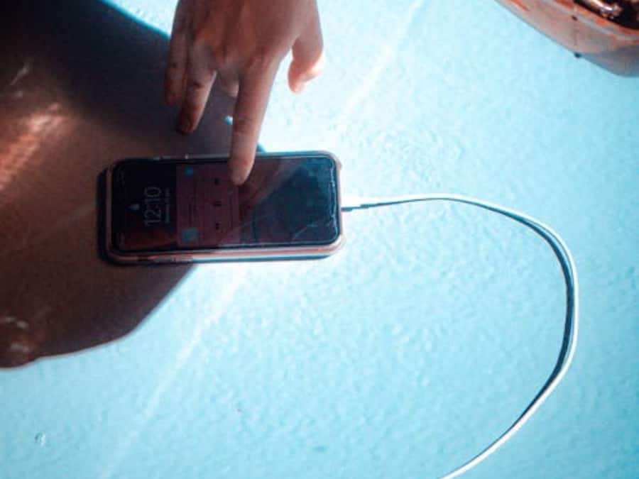 Phone Charging (7)
