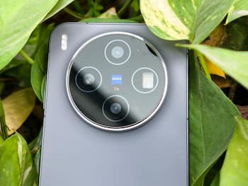 Vivo X300 Review: The Compact Flagship That Could Crush the Competition