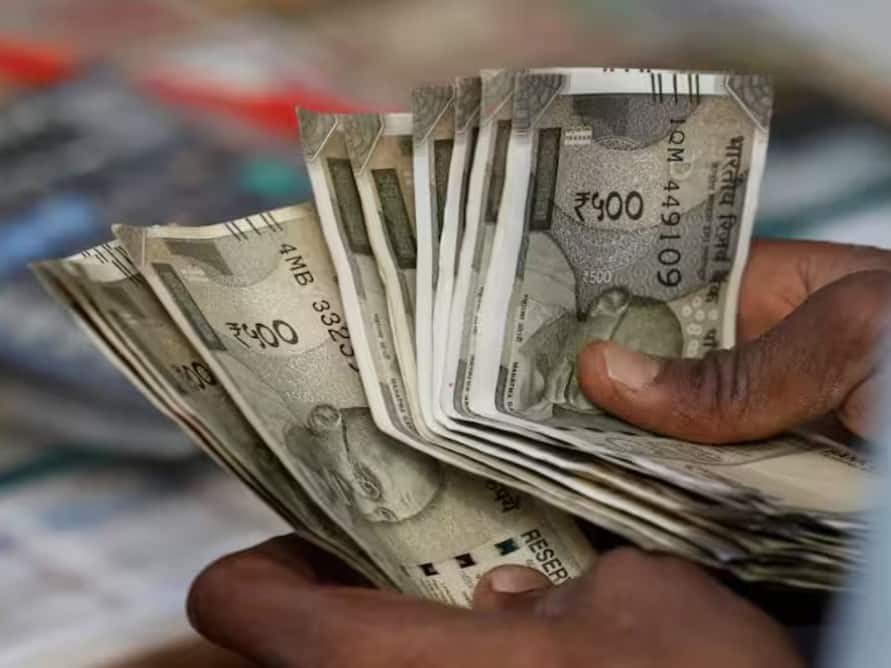 मार्च 2026 के बाद से ATM से नहीं निकलेंगे 500 रुपये के नोट? यहां जानें Viral पोस्ट की पूरी सच्चाई