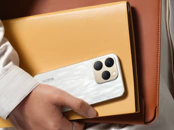 7000mAh बैटरी वाले Realme 15T 5G पर कम दाम में घर लाने का मौका, मिल रही बंपर छूट