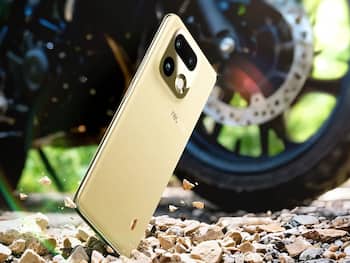 200MP कैमरा, 7000mAh बैटरी और 50MP फ्रंट कैमरा जैसे पावरफुल फीचर्स के साथ Realme 16 Pro+ 5G लॉन्च, तस्वीरों में देखें Top Features और First Look