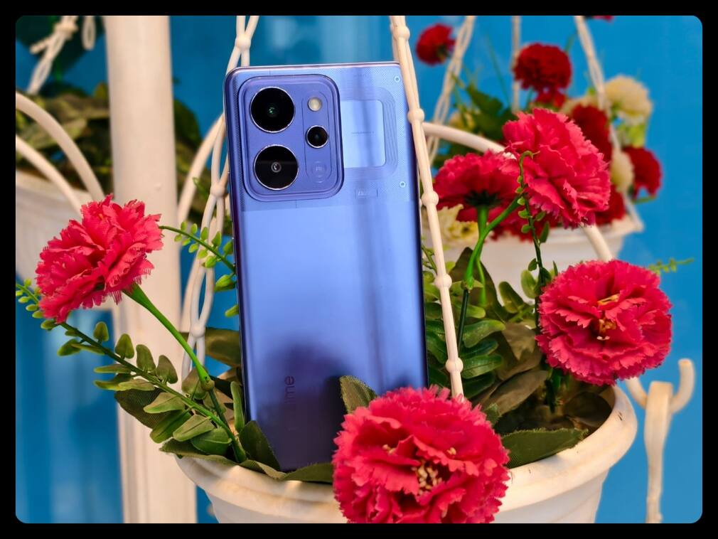 10,001mAh बैटरी वाले Realme फोन की पहली सेल आज, मिलेगी 3,300 रुपये तक की बंपर छूट