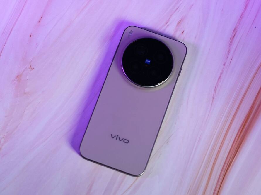 Premium phones push India smartphone market value up 8% in 2025: Counterpoint