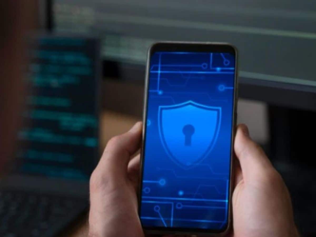 Indian Government Plans New Smartphone Rules That Could Force Tech Giants to Share Source Code and Alert Authorities on Updates