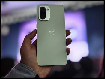 लॉन्च से पहले OnePlus 15T का कैमरा हुआ लीक, प्रोसेसर और डिस्प्ले से भी उठा पर्दा