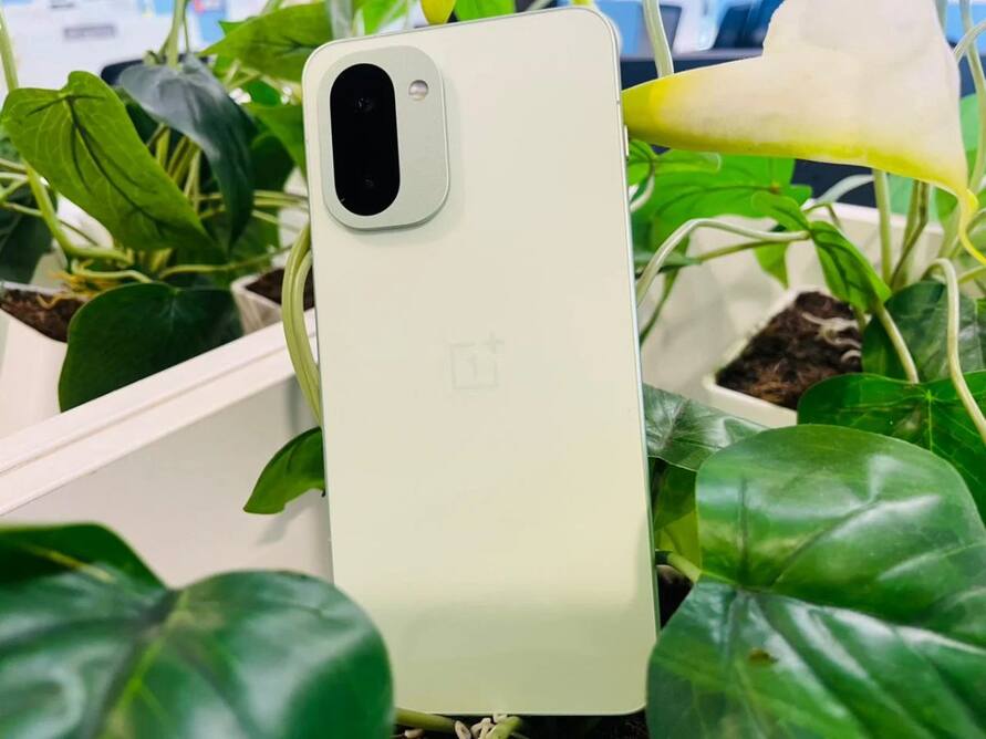 बड़ा झटका! 1 अप्रैल से महंगा हुआ OnePlus 15R स्मार्टफोन, कंपनी ने इतनी बढ़ा दी कीमत