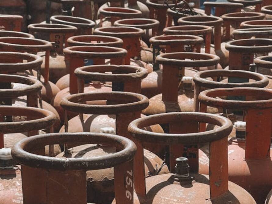 LPG Gas Booking New Rules: 35 दिन बाद गैस बुकिंग की खबर निकली फर्जी, सरकार ने बताया पूरा सच