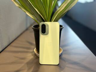 OnePlus 15R Review: कैमरा से लेकर बैटरी और परफॉर्मेंस तक क्या हर चीज में खरा उतरा यह स्मार्टफोन, पढ़ें रिव्यू
