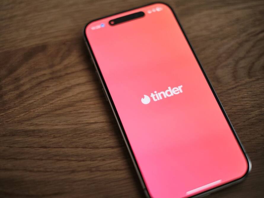 Tinder adds AI safety tools, Astrology Mode, and Video Speed Dating