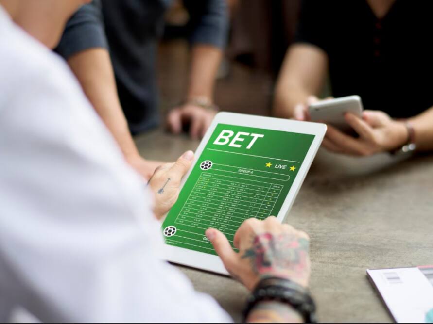 भारत सरकार का बड़ा एक्शन, स्ट्टेबाजी और जुए से जुड़ी 300 वेबसाइट-ऐप पर लगाया बैन