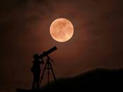 How to click perfect Lunar Eclipse photos with your phone