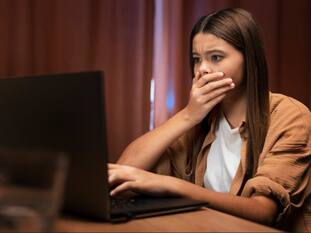 Online Scam Trauma: ऑनलाइन स्कैम से पैसा ही नहीं मेंटल हेल्थ भी होती है प्रभावित, जानें कैसे करें रिकवर