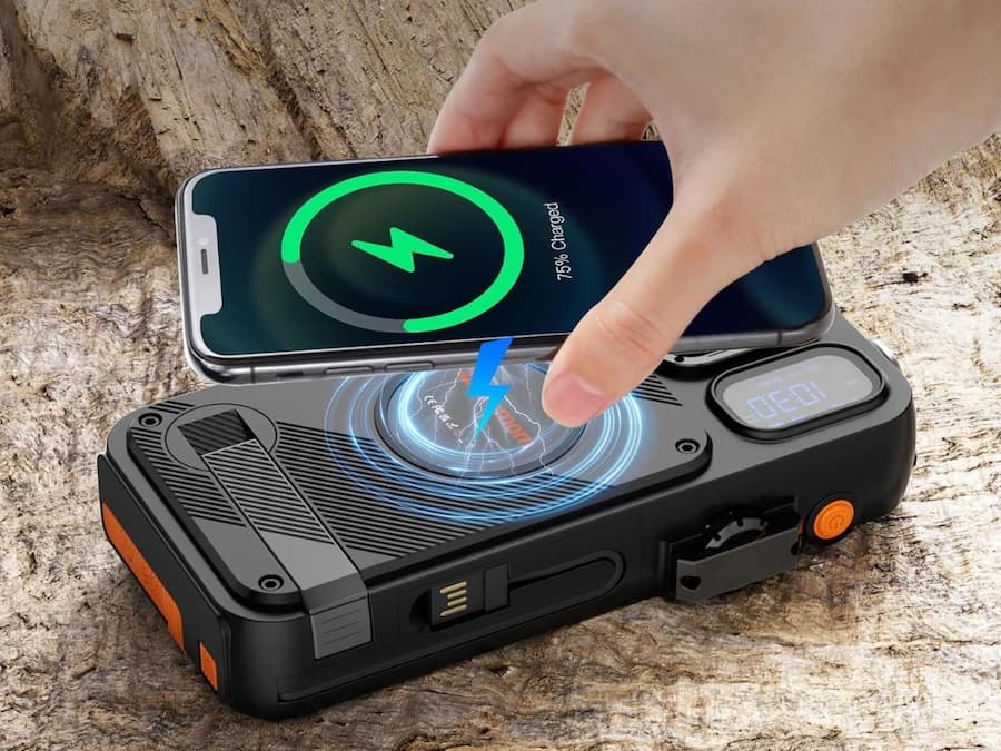 Calmora Emergency Radio & 22000mAh Solar Power Bank