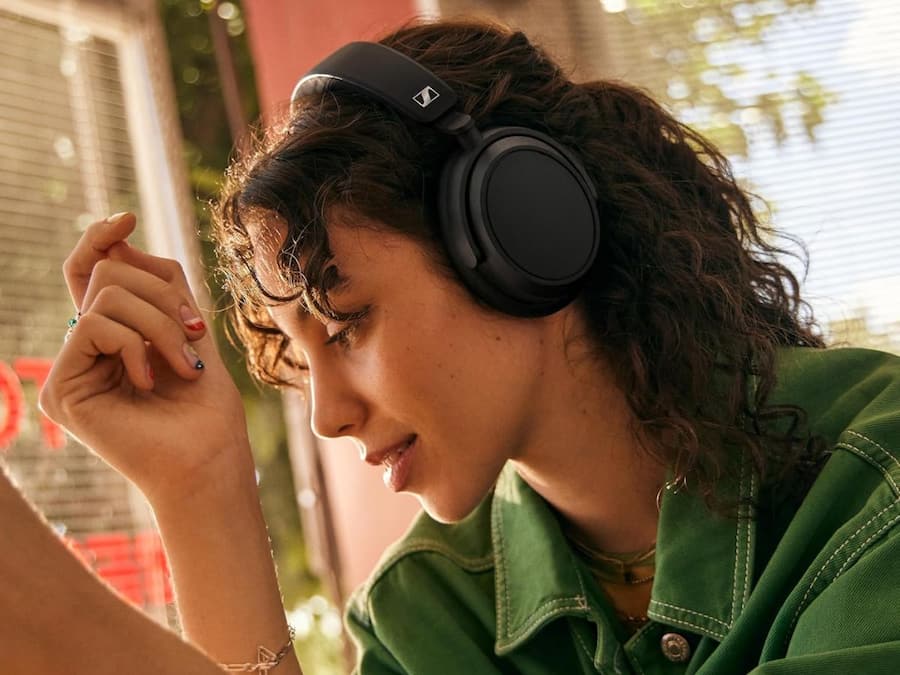 Sennheiser-ACCENTUM-Plus