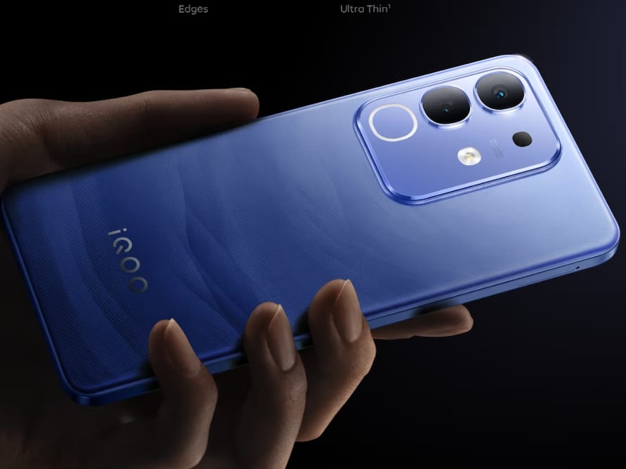 256GB स्टोरेज और 6500mAh बैटरी वाले iQOO Z10x 5G पर कमाल की डील, सिर्फ 598 रुपये महीना देकर लाएं घर