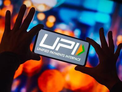 How to avoid UPI fraud by identifying fake requests and common scam tricks