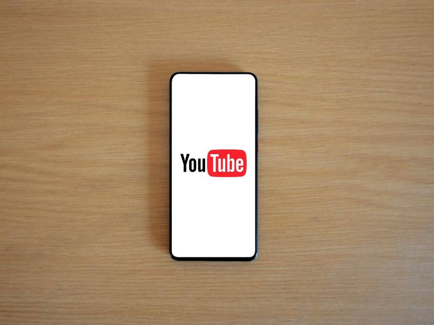 Google is testing a new YouTube feature that lets you “TALK” to search results