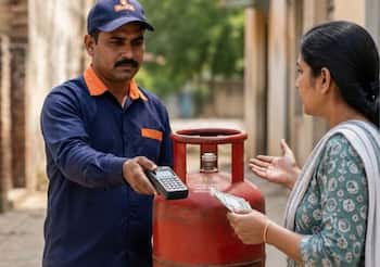 LPG Gas Complaint: सिलेंडर डिलीवरी में हो रही देरी या फिर मांगे जा रहे एक्स्ट्रा पैसे, सीधे यहां करें शिकायत