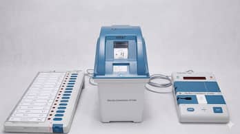 EVM: आखिर क्या है हाईटेक वोटिंग मशीन? कैसे करती है काम