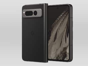 Google Pixel Fold hit by strange outer display bug, users report black screen issue