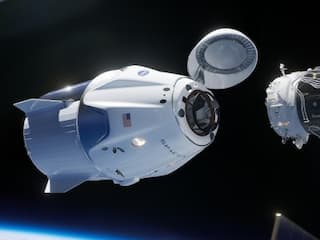 SpaceX का Dragon Capsule पहुंचा ISS, साथ ले गया 6,500 पाउंड जरूरी सामान