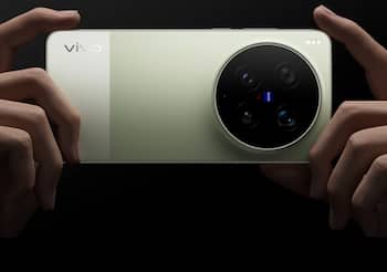 200MP+200MP कैमरा और 6600mAh बैटरी के साथ Vivo X300 Ultra भारत में लॉन्च, तस्वीरों में देखें Top Features और First Look