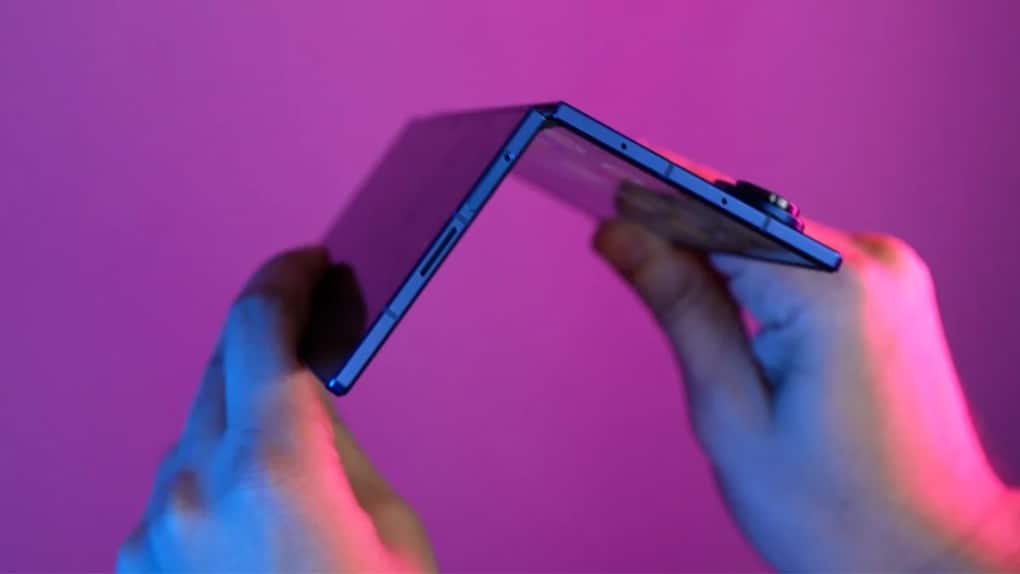 Foldable phones (2)